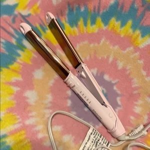 Babyliss Titanium hair straightener